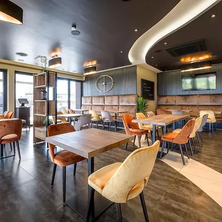 Le 830 Hotel