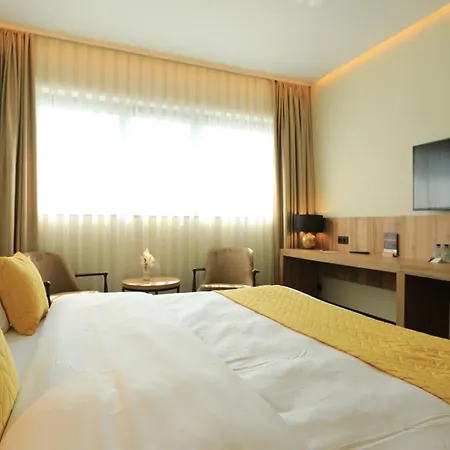 Le 830 Hotel 4*