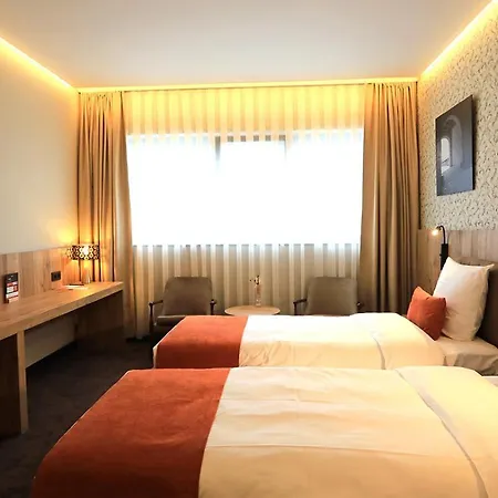 Le 830 Hotel 4*