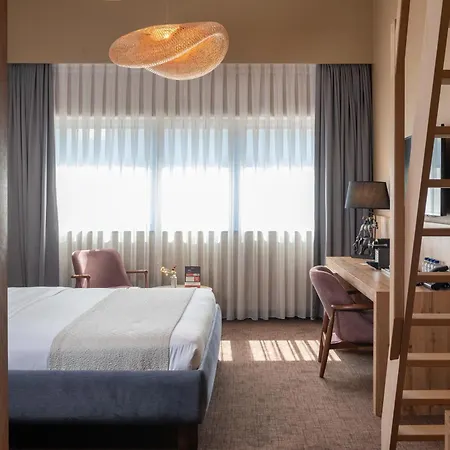 Le 830 Hotel 4*