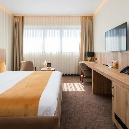 Hotel Le 830 4*
