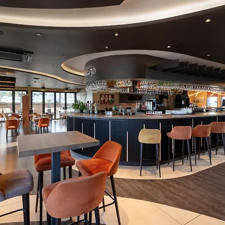 Le 830 Hotel 4*