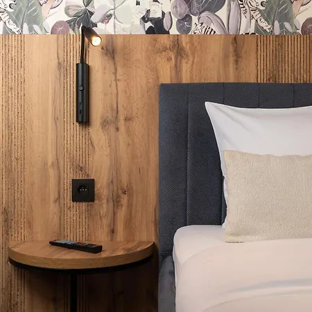 Le 830 Hotel